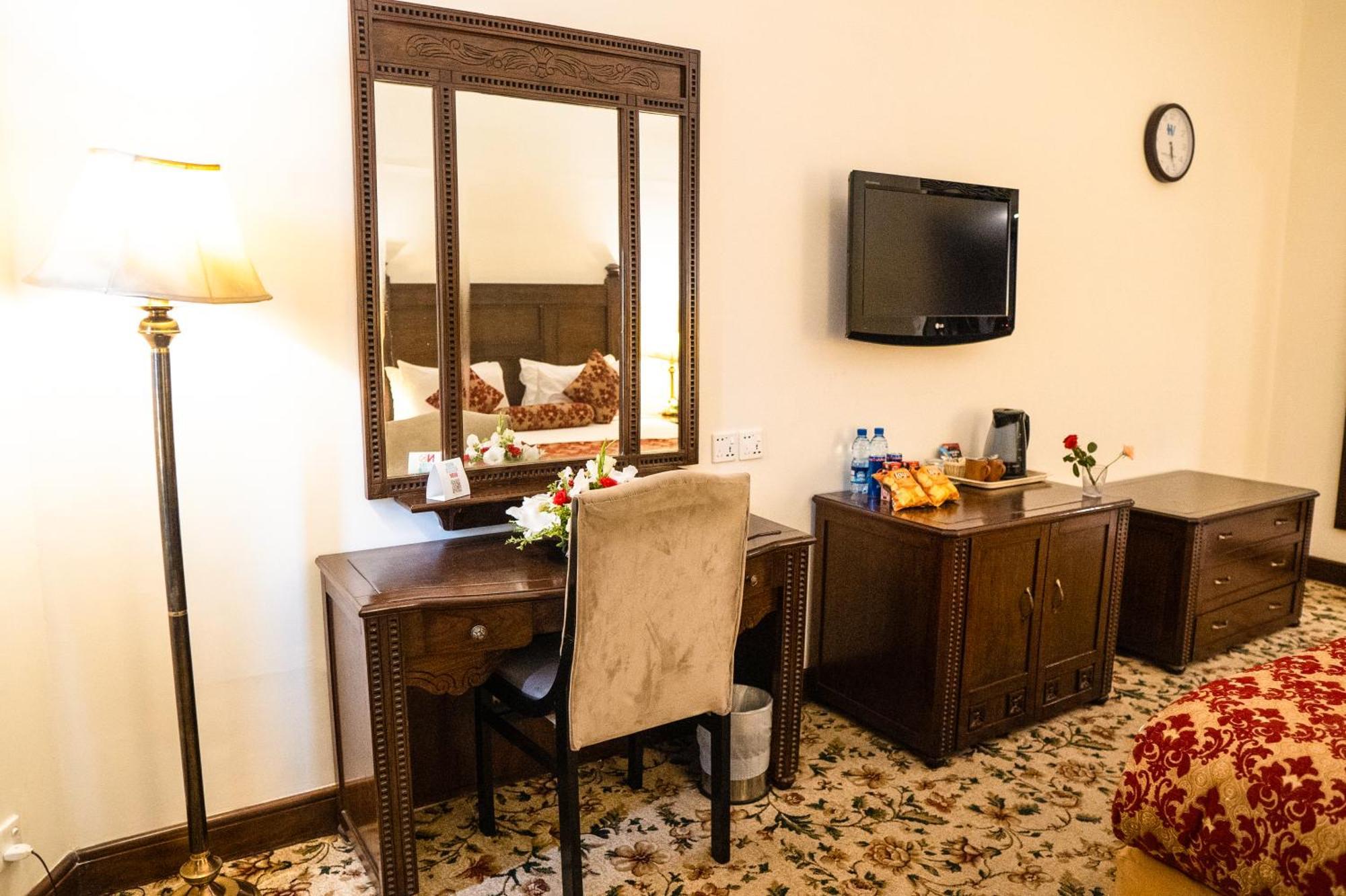 Hotel Hillview Islamabad Exterior photo
